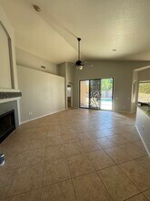 2523 E Parkside LN in Phoenix, AZ - Building Photo - Building Photo