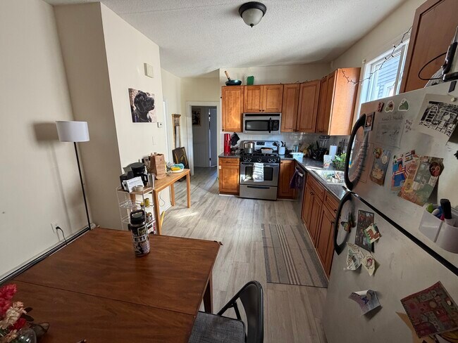 68 Winchester St, Unit 1 in Medford, MA - Building Photo - Building Photo