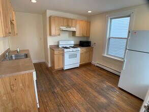 65 Pleasant St, Unit 64-1 in Cambridge, MA - Building Photo - Building Photo