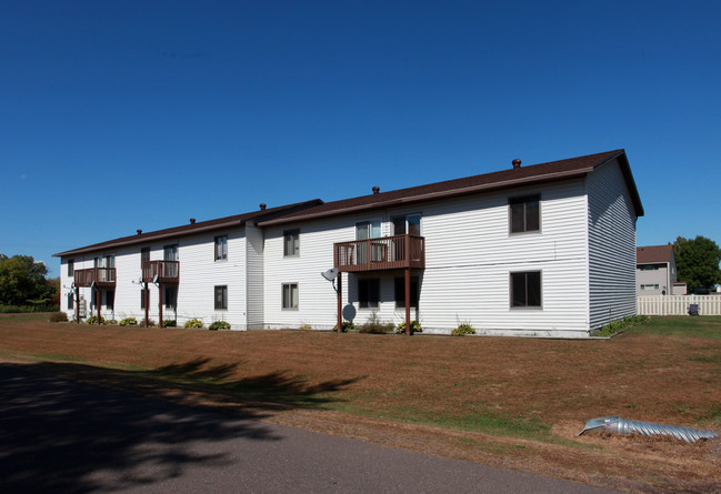 Carriage Hills Apartments in Osceola, WI - Building Photo - Building Photo