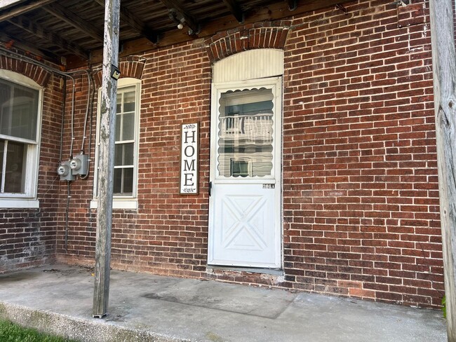 201 Nashville Blvd in Spring Grove, PA - Building Photo - Building Photo