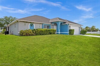 1214 SW Santa Barbara Pl in Cape Coral, FL - Building Photo - Building Photo