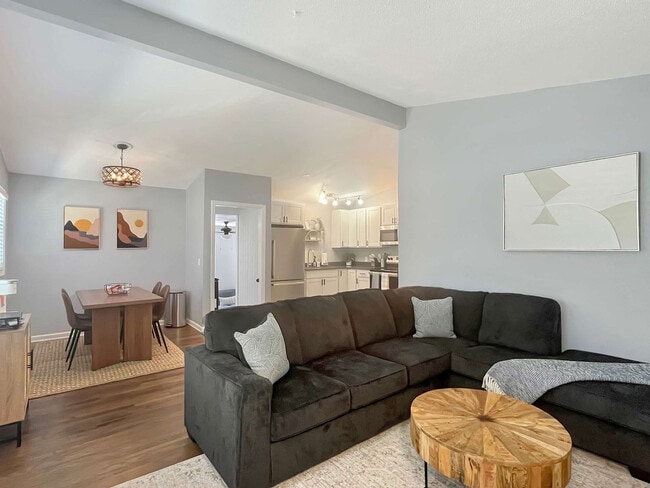 property at 501 W 9th St