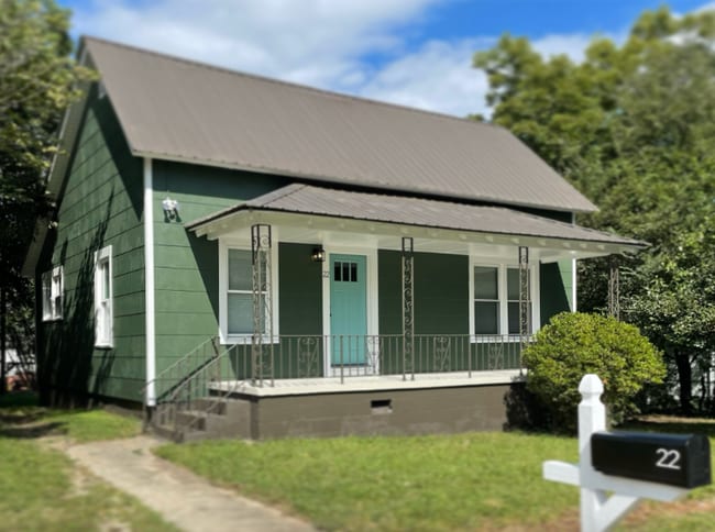 22 Pelzer St