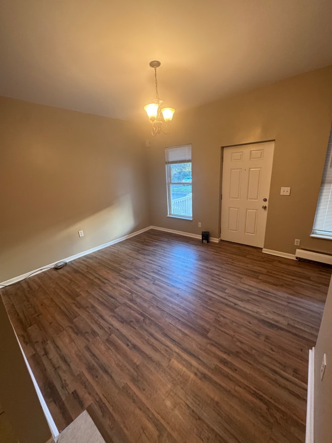 39 Silver St, Unit #1F in Norwich, NY - Building Photo - Building Photo