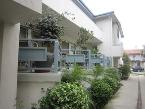 419 Avenue G in Redondo Beach, CA - Foto de edificio - Building Photo