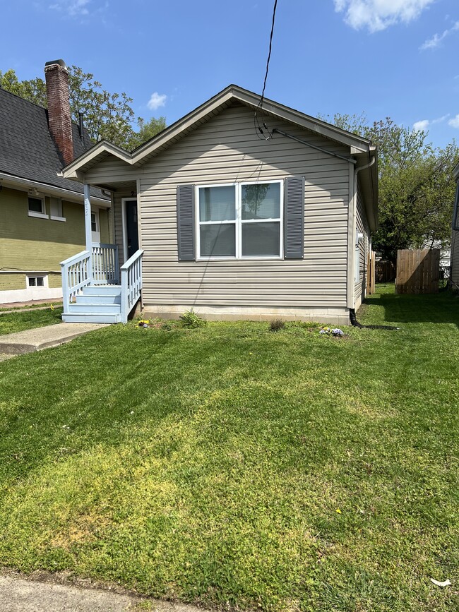 property at 2225 Grand Ave