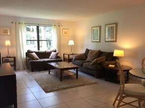 13175 Chadwick Ct-Unit -34 in Wellington, FL - Building Photo - Building Photo