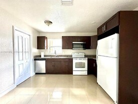 525 NW 15th Terrace in Fort Lauderdale, FL - Building Photo