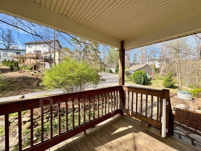 430 Riverview Dr in Asheville, NC - Building Photo - Building Photo
