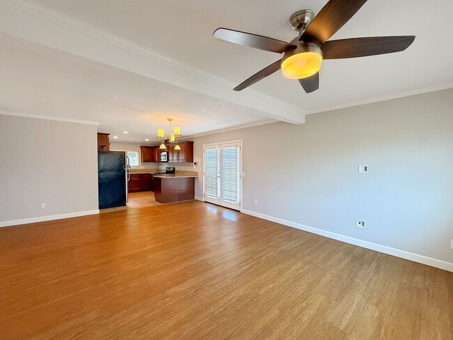 8687 San Vicente St in San Diego, CA - Building Photo - Building Photo