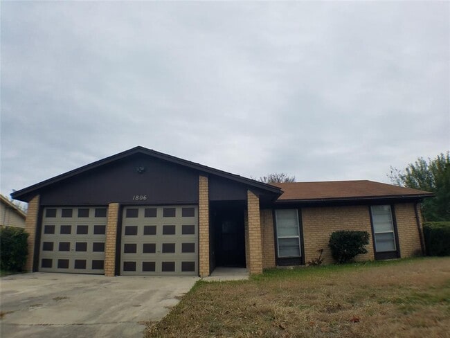 property at 1806 Stardust St