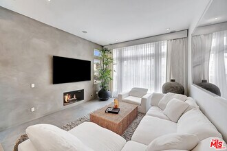 6442 Lunita Rd in Malibu, CA - Building Photo - Building Photo