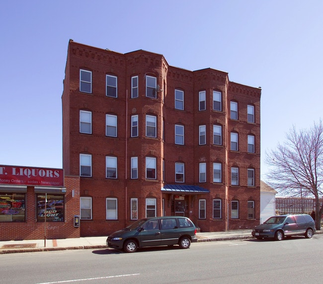 650 High St in Holyoke, MA - Foto de edificio - Building Photo