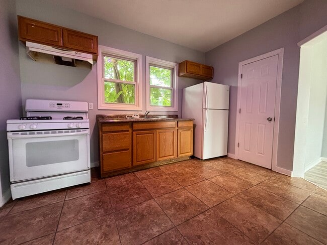 1401 Lincoln St, Unit 2 in Linden, NJ - Foto de edificio - Building Photo