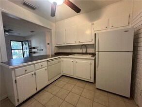 1105 Augusta St in Mobile, AL - Foto de edificio - Building Photo