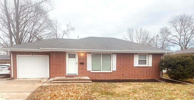 property at 525 SW Maple St