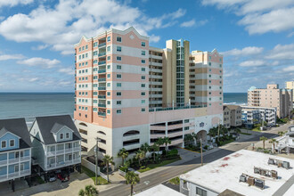 Laguna Keyes Oceanfront Resort in North Myrtle Beach, SC - Foto de edificio - Building Photo