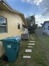 5934 NW 20th St in Lauderhill, FL - Building Photo - Building Photo