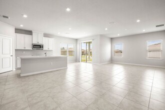 35572 Quartz Lk Dr in Zephyrhills, FL - Building Photo - Building Photo