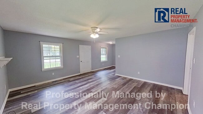 1329 Hazel Ave in New Bern, NC - Building Photo - Building Photo