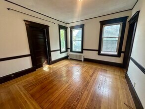 80 Fairbanks St, Unit 2F in Boston, MA - Building Photo - Building Photo