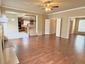 4623 Meadow Green Dr in Sugar Land, TX - Building Photo - Building Photo