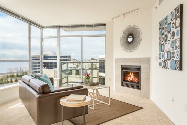 2929 1st Ave, Unit Apt 500 in Seattle, WA - Foto de edificio - Building Photo