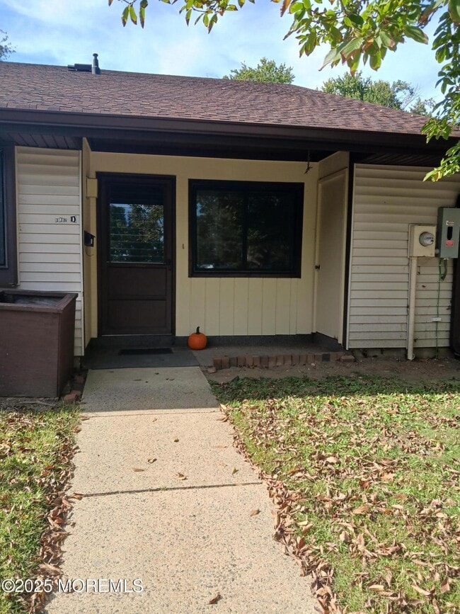 176 Amberly Dr