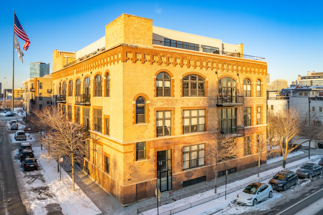 Hubbard Street Lofts in Chicago, IL - Foto de edificio