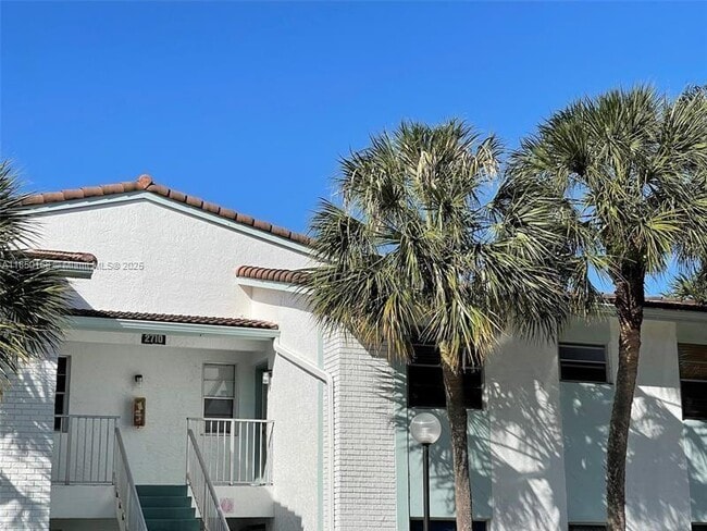 2710 Forest Hills Blvd in Coral Springs, FL - Building Photo - Building Photo