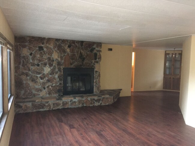 property at 859 Vista Ct