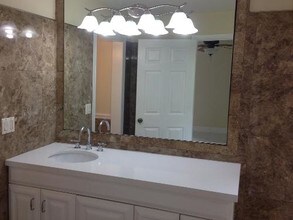 639 Executive Center Dr-Unit -O-106 in West Palm Beach, FL - Building Photo - Building Photo