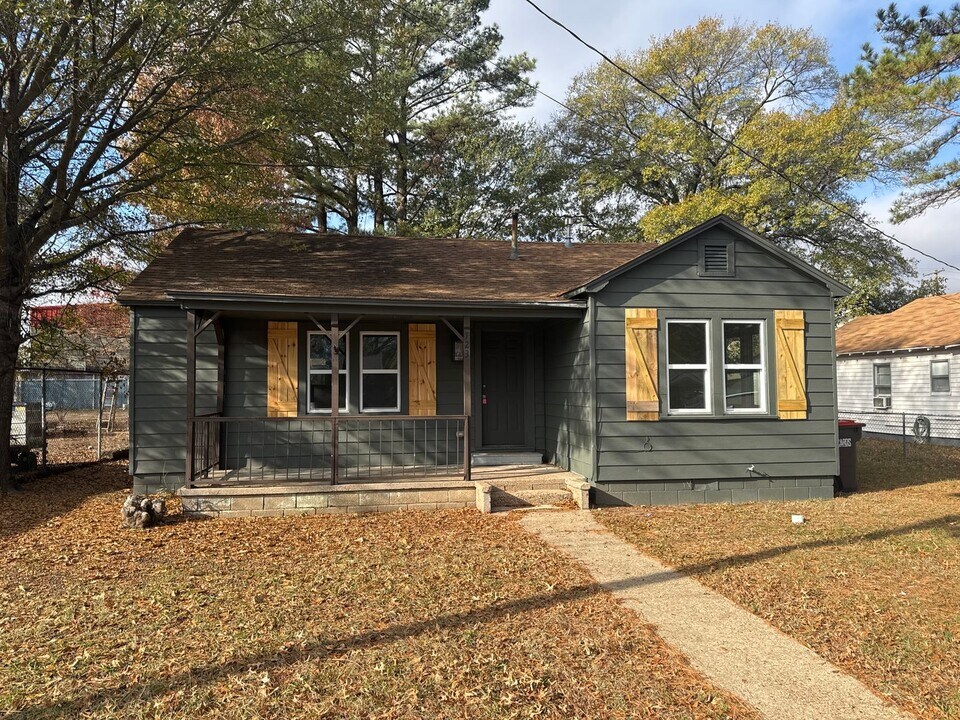 723 Hall St in Alma, AR - Building Photo