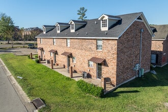 Newly Major Renovated Beverly Manor in Hattiesburg, MS - Building Photo - Building Photo