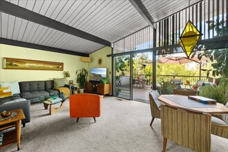 22550 Cass Ave in Los Angeles, CA - Building Photo - Building Photo