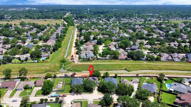 property at 13114 Oak Ledge Dr