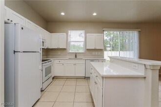 663 Chavers St E in Lehigh Acres, FL - Building Photo - Building Photo