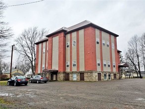 400 N West St in Bellefontaine, OH - Building Photo - Building Photo