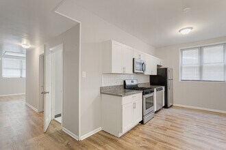 3320 W Diversey Ave in Chicago, IL - Building Photo - Building Photo