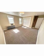 182 W Larkspur St in Munhall, PA - Building Photo - Building Photo