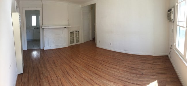 1056 N Genesee Ave