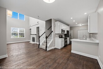 2233 Hillsboro Ct in Aurora, IL - Foto de edificio - Building Photo