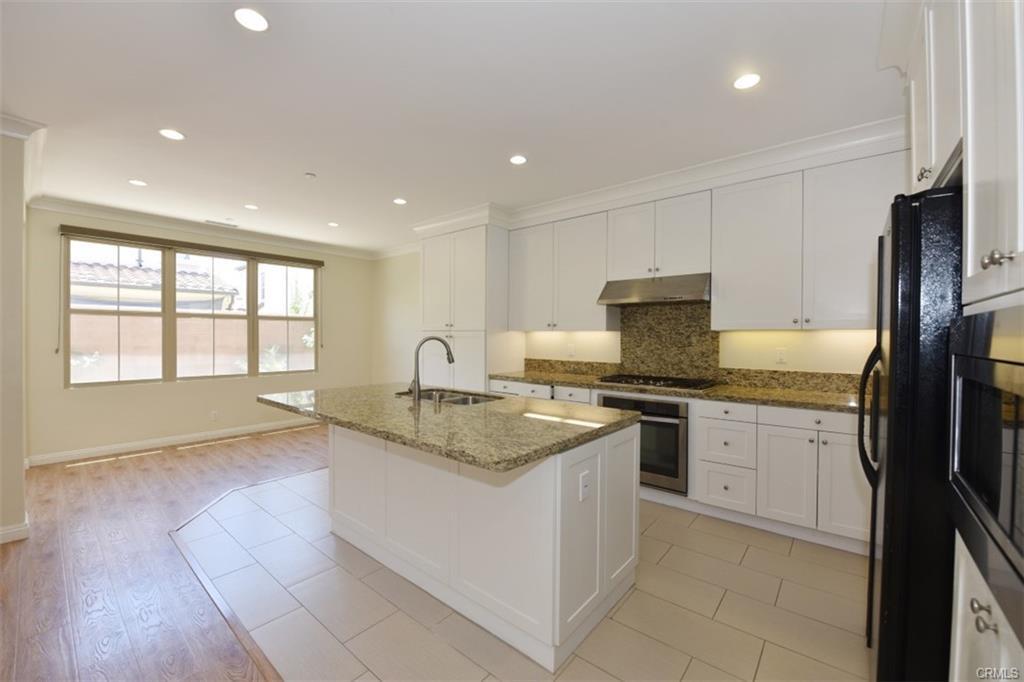 85 Birmingham in Irvine, CA - Building Photo