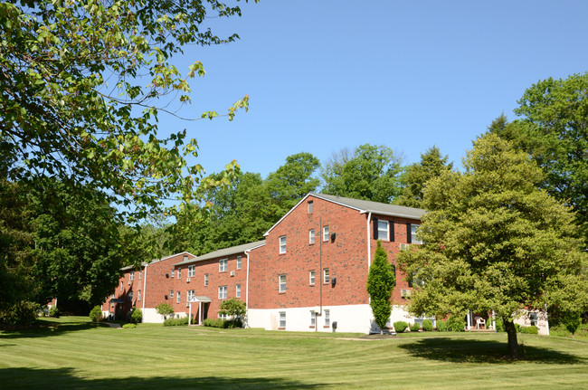 Springwood Apartments in Springfield, PA - Building Photo - Building Photo