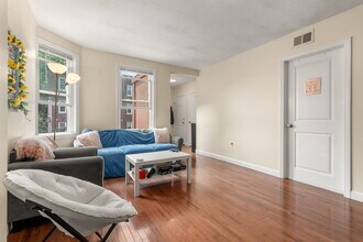 99 Kilsyth Rd, Unit 3 in Boston, MA - Building Photo - Building Photo