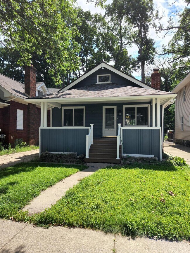 820 Hawthorn Ave in Royal Oak, MI - Building Photo - Building Photo