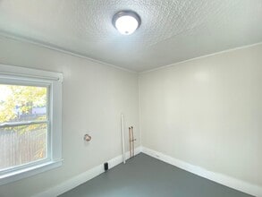 348 Portland St in Rochester, NH - Building Photo - Building Photo