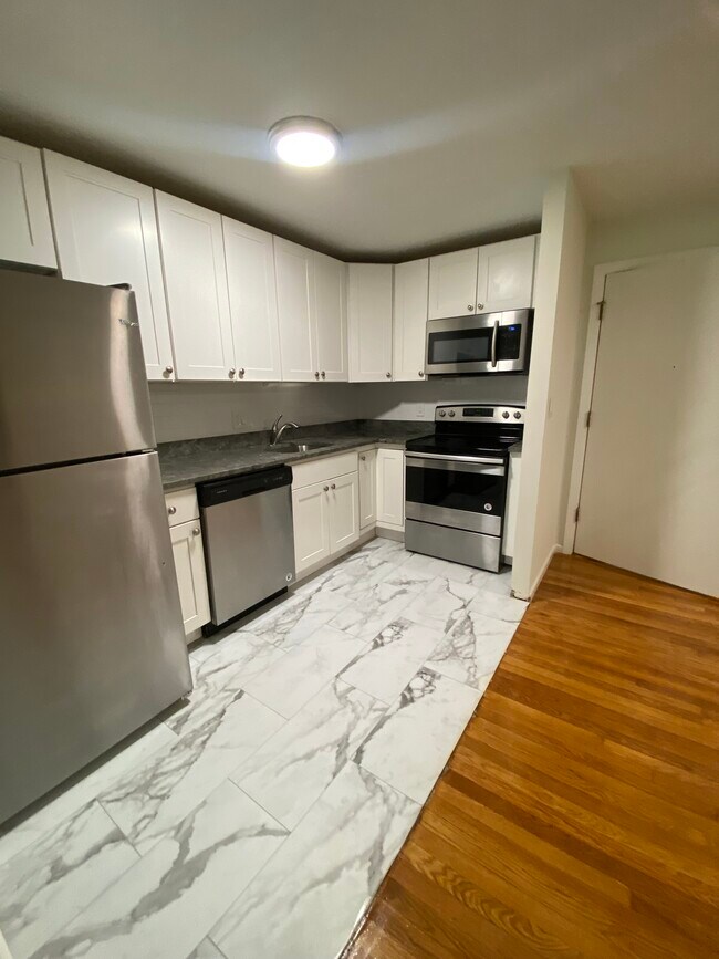260 Mt Auburn St, Unit 2E