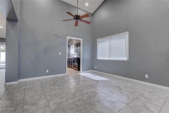 7817 Cape Vista Ln in Las Vegas, NV - Building Photo - Building Photo